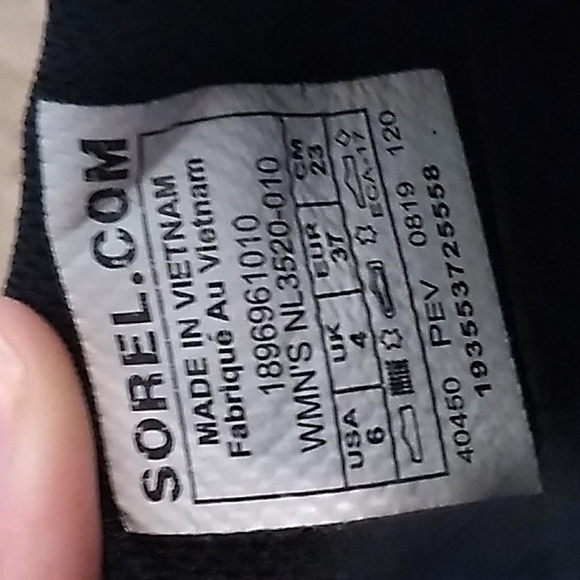 Women's Black Sorel Tennis Shoes, Size 6 - Picture 3 of 8